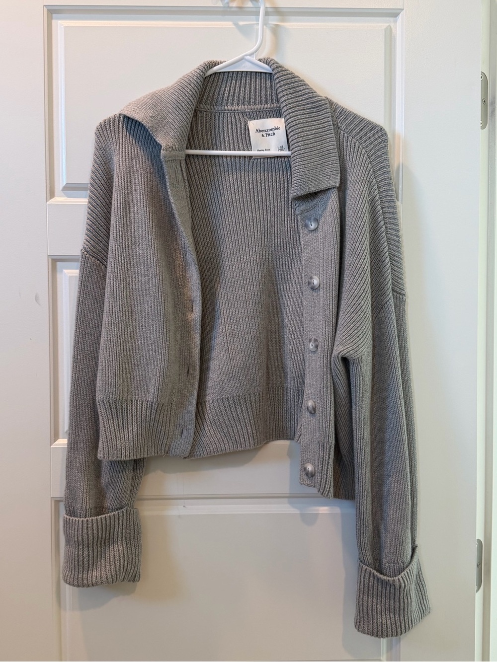 Abercrombie & Fitch Light Gray Cropped Button Cardigan